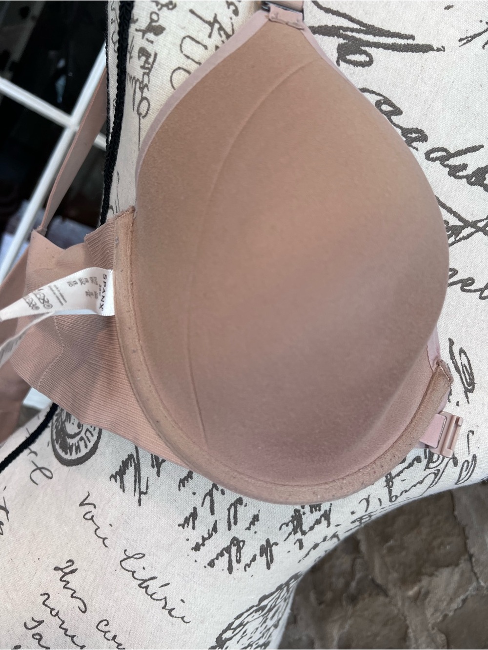 VGUC Two (2) 38C SPANX full coverage
Bra-llelujah! adjustable strap bras - Picture 15 of 16